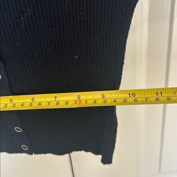 Cropped short sleeved black sweater - Picture 5 of 6